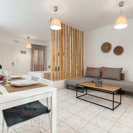 Optasia - Naxos Center * Naxos City