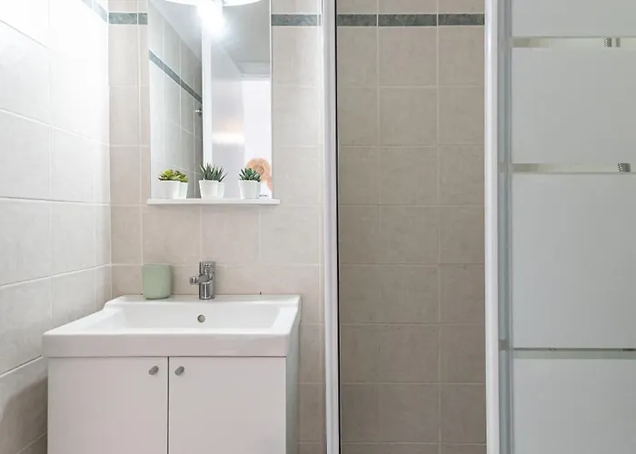 Optasia - Naxos Center