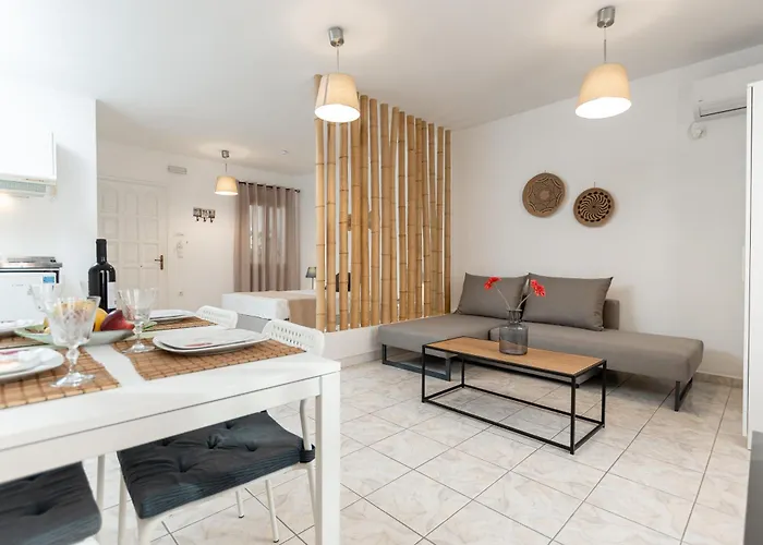 Optasia - Naxos Center * Naxos City