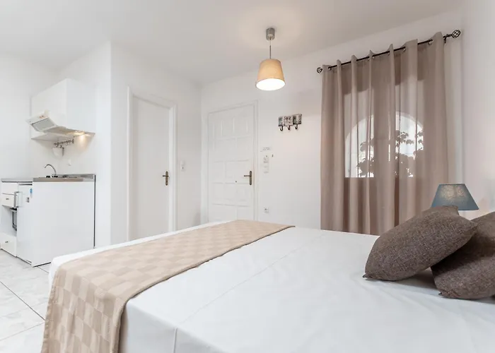 Optasia - Naxos Center